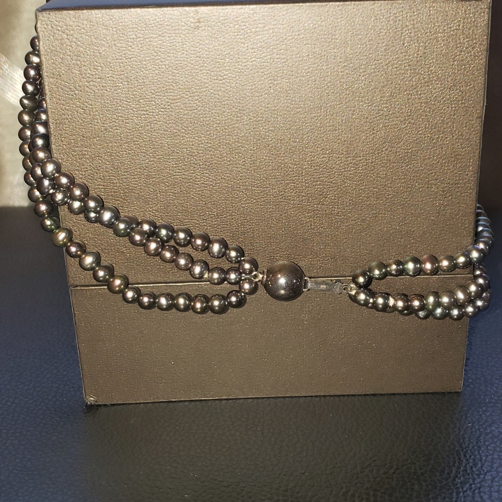 Pearl triple strand choker necklace